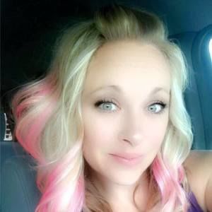 Meet your Posher, Danae